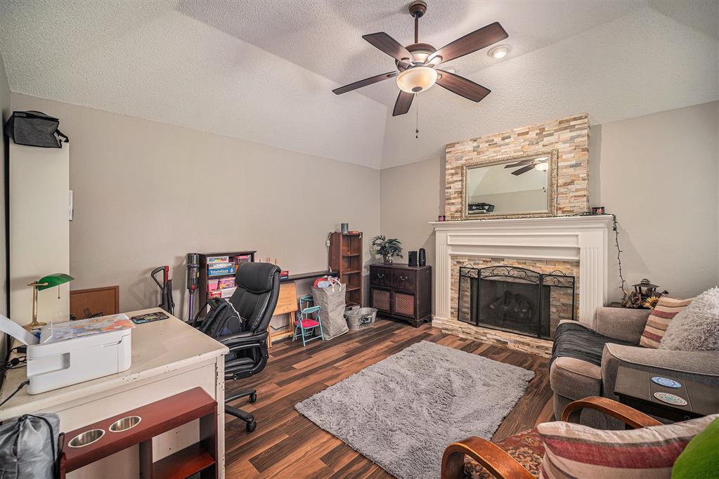 5501 Gateway Lane
