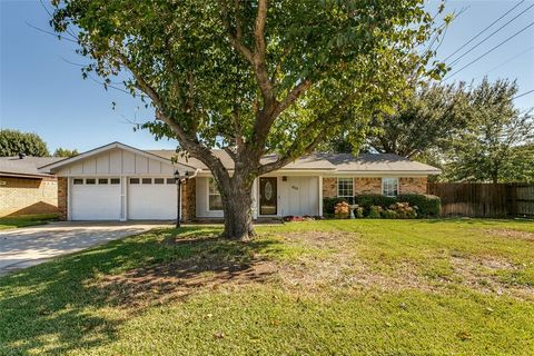 800 Prestwick Street Bedford TX 76022