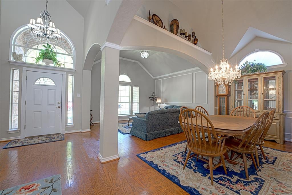 130 W Clubview Court