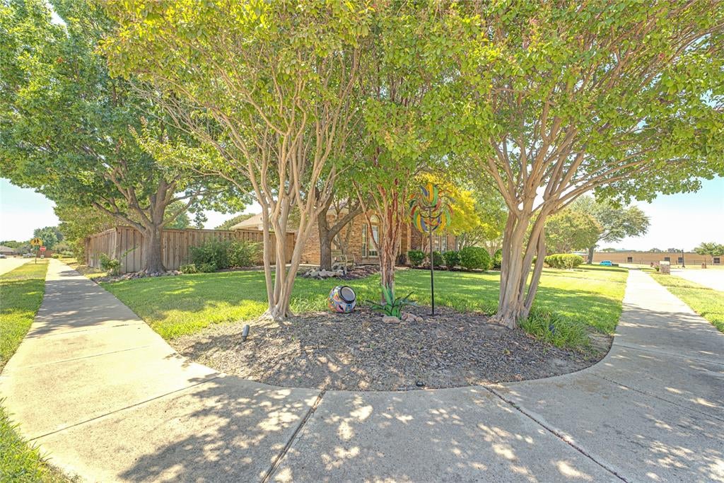 130 W Clubview Court