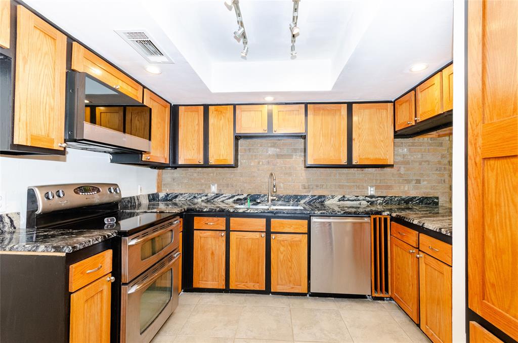 2718 Creek Wood Court