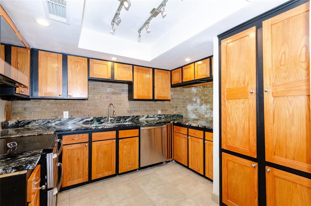 2718 Creek Wood Court