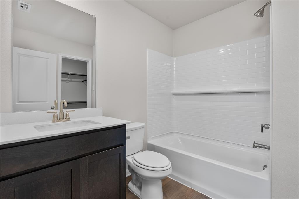 1543 William Wallace Street