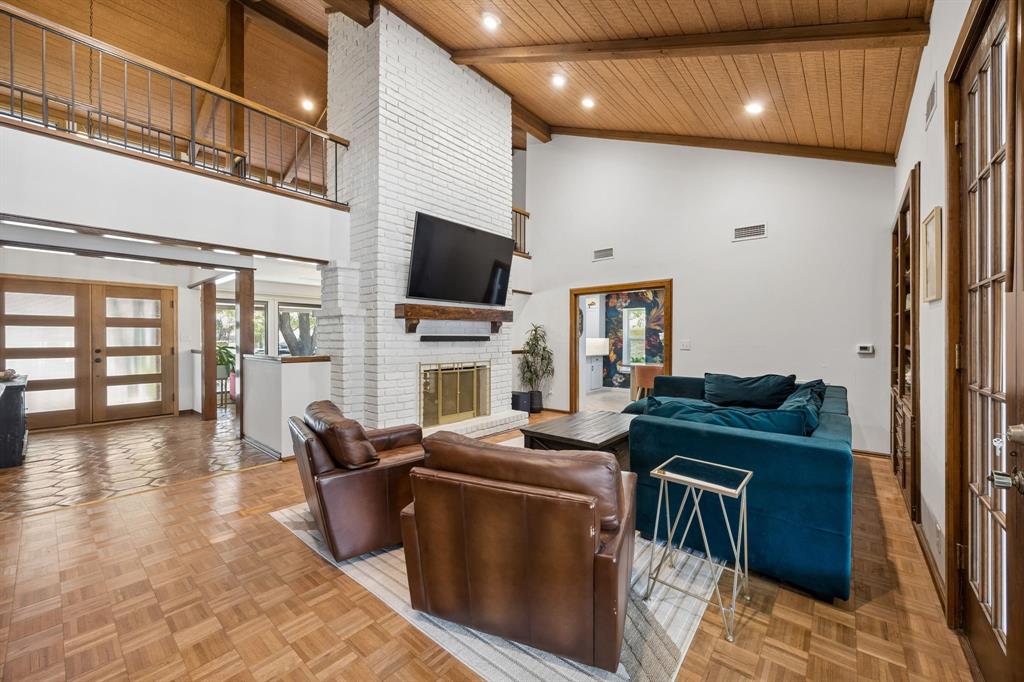 2813 Raintree Drive