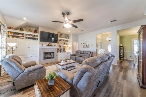 11621 Willow Springs Road Fort Worth TX 76052