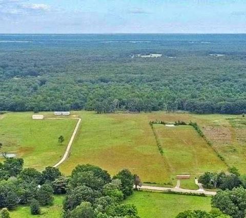 560 W Fm-71 Mount Pleasant TX 75455