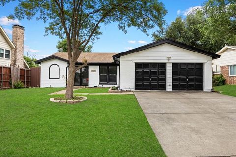 Photo of 4016 Tacoma Street, Irving, TX 75062 (MLS # 21167377)