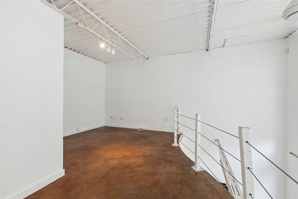 4239 Holland Condos - Residential Lease