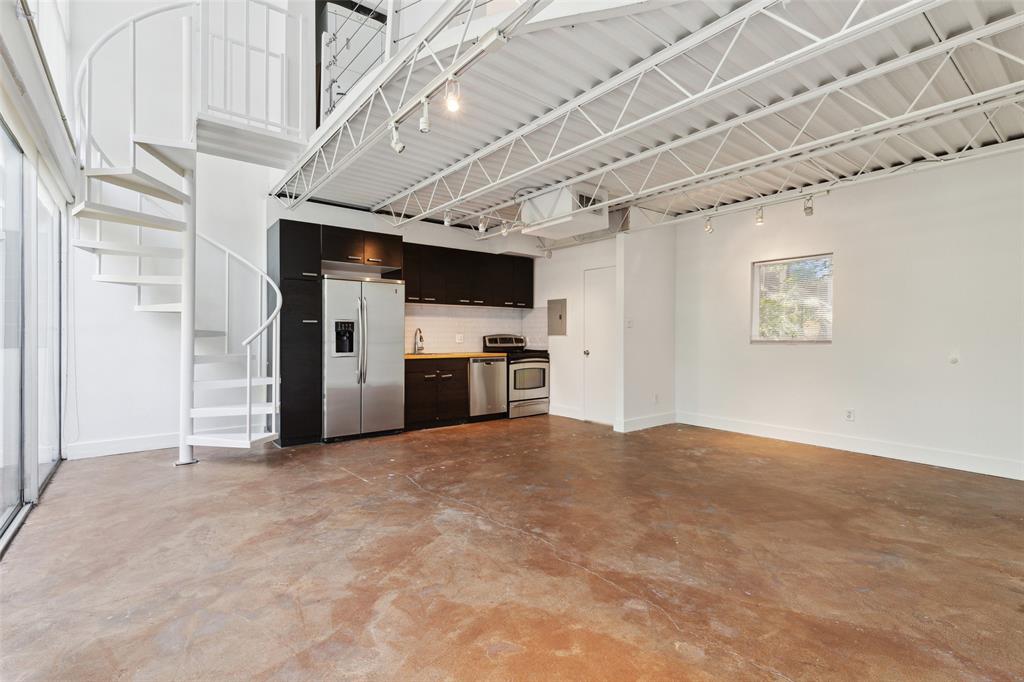 4239 Holland Condos - Residential Lease