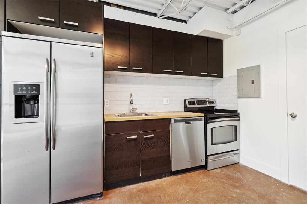 4239 Holland Condos - Residential Lease