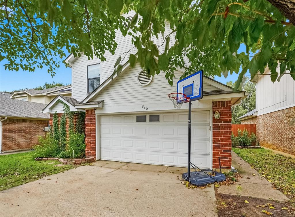 912 S Old Orchard Lane