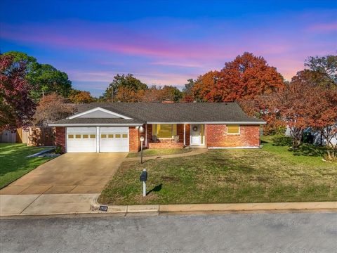 1913 Yucca Trail Hurst TX 76054