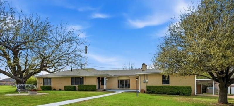Photo 1 of 40 — 1106 Central Avenue, Bowie, TX 76230