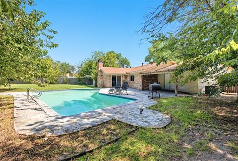 1016 Angela Court Everman TX 76140