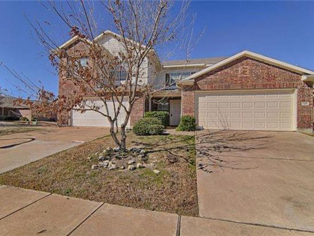 Photo of 7405 Howling Coyote Lane, Fort Worth, TX 76131 (MLS # 21174310)