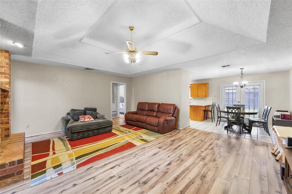 6117 Courtside Drive