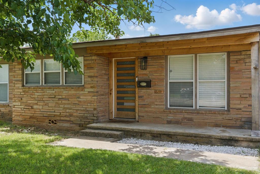 613 Crestview Drive