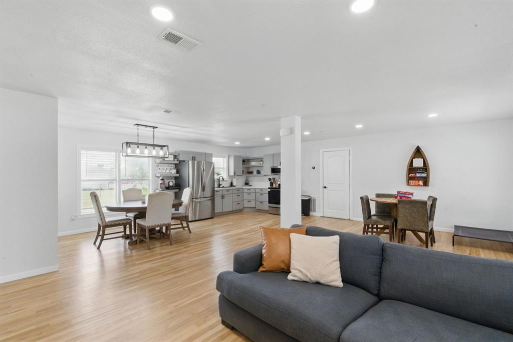 613 Crestview Drive