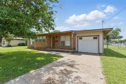 613 Crestview Drive Granbury TX 76048
