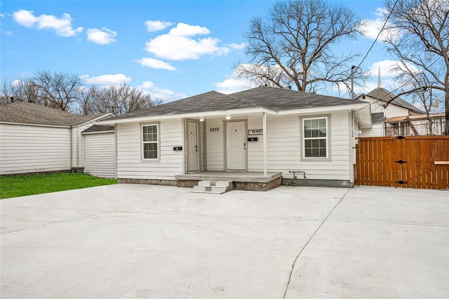 Don't miss your chance to move in this FULLY furnished updated half duplex available NOW! This wonderful property has 2 bedrooms and 1 full bath and a half bath. ALL UTILITIES ARE INCLUDED in the monthly rent, as well as all stainless steel appliances - REFRIGERATOR, DISHWASHER, MICROWAVE AND WASHER & DRYER! Completely remodeled with kitchen island, sleek white countertops and cabinetry, vinyl flooring throughout and NO CARPET! Minutes away from downtown Dallas, Bishop Arts District, Dallas Zoo, Deep Ellum and Lower Greenville's entertainment district. Come check it out, you won't be disappointed!