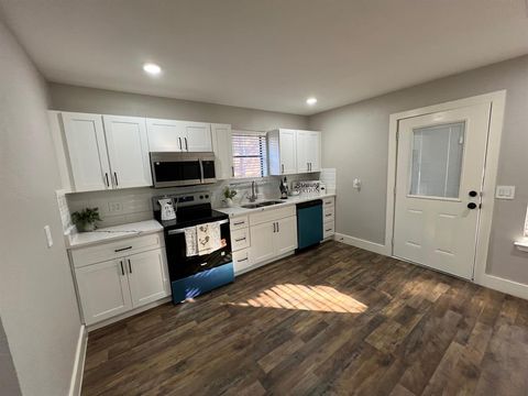 Photo of 1728 W Washington Street, Denison, TX 75020 (MLS # 21120838)