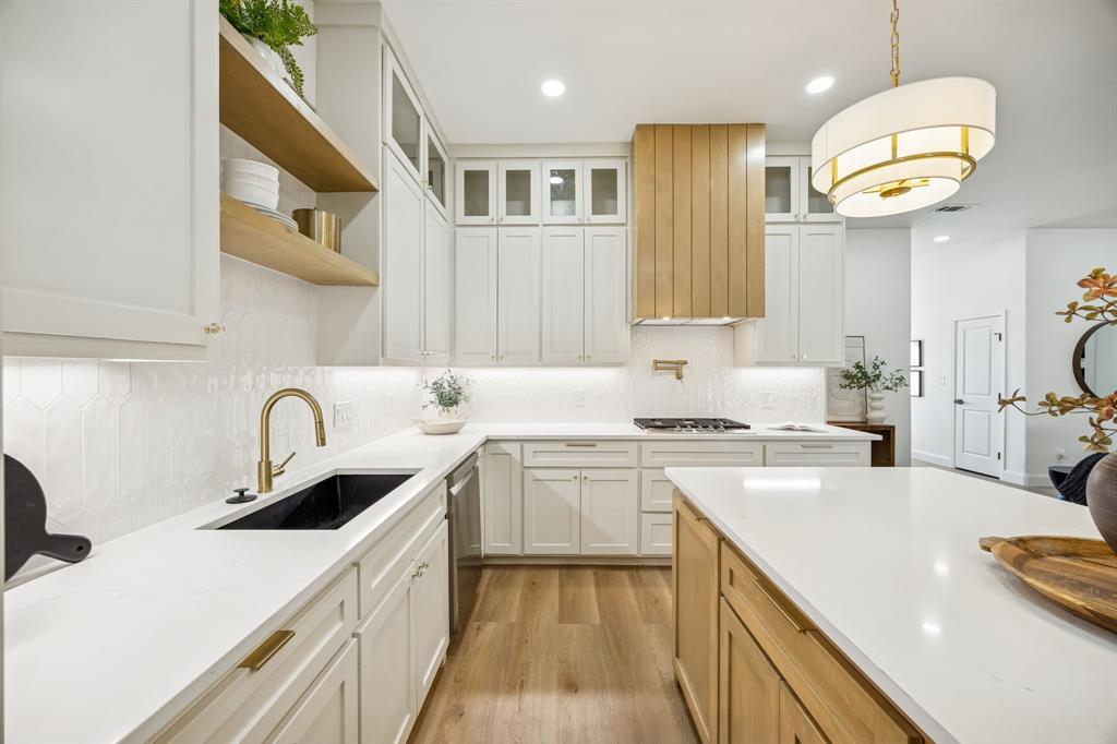 Hillcrest Manor 1st Sec - Residential