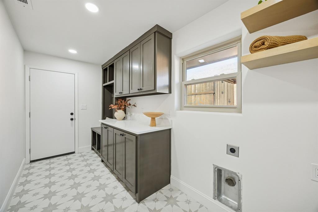 Hillcrest Manor 1st Sec - Residential