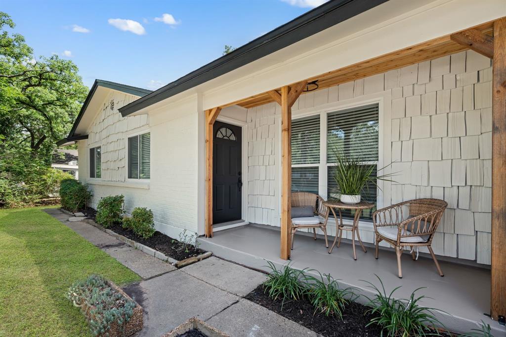 1225 King Drive