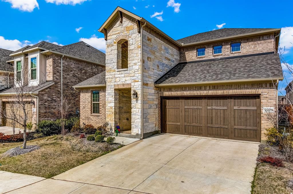 2229 Lexington Way
