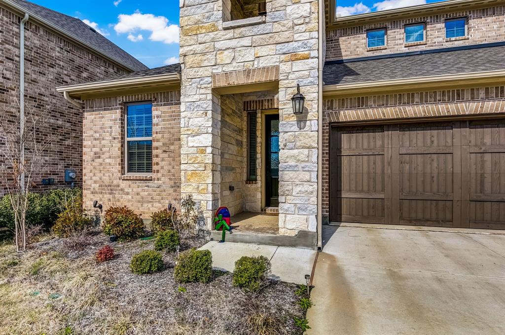 2229 Lexington Way