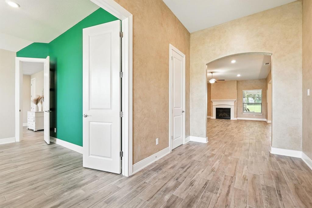 121 Willow Oak Dr