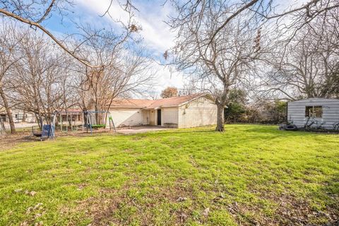 A home in Everman