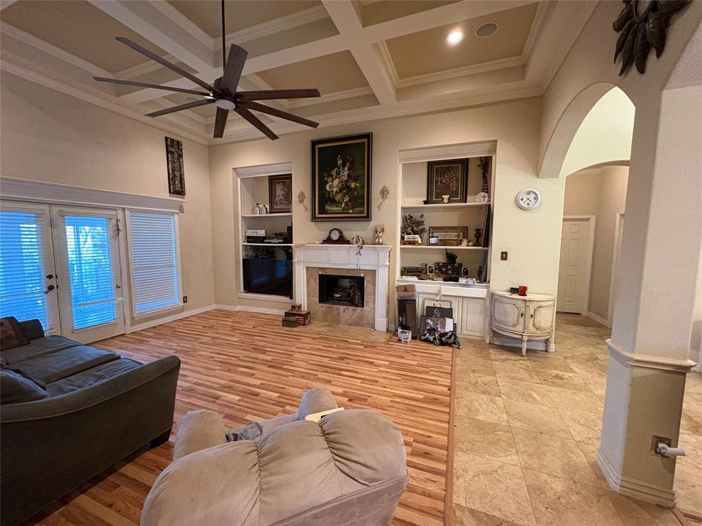 709 Timberview Court N