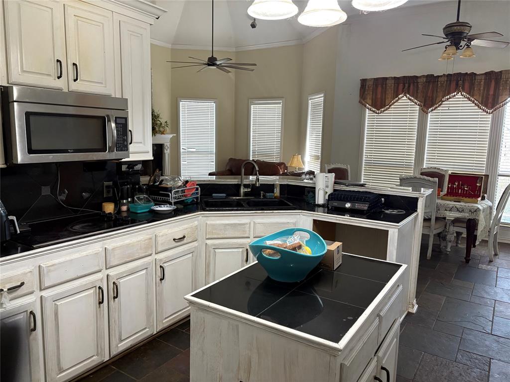 709 Timberview Court N