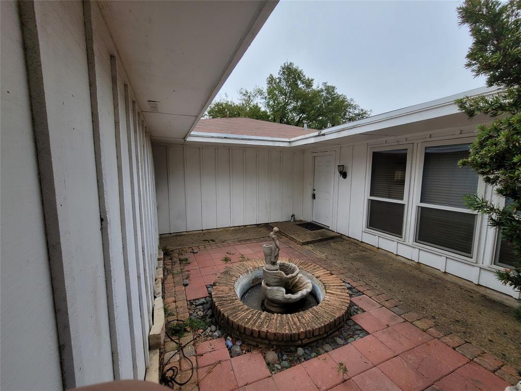 1740 Brown Trail