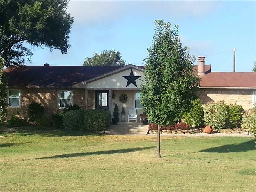 Beautiful completely updated 3 bedroom, 2 bath home in an established neighborhood within Lorena ISD. Open concept kitchen/living area, three separate living areas, large backyard.