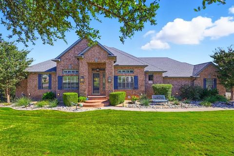Photo of 10300 San Simeon Lane, Fort Worth, TX 76179 (MLS # 21094014)