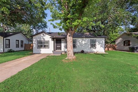228 Harrison Lane Hurst TX 75063