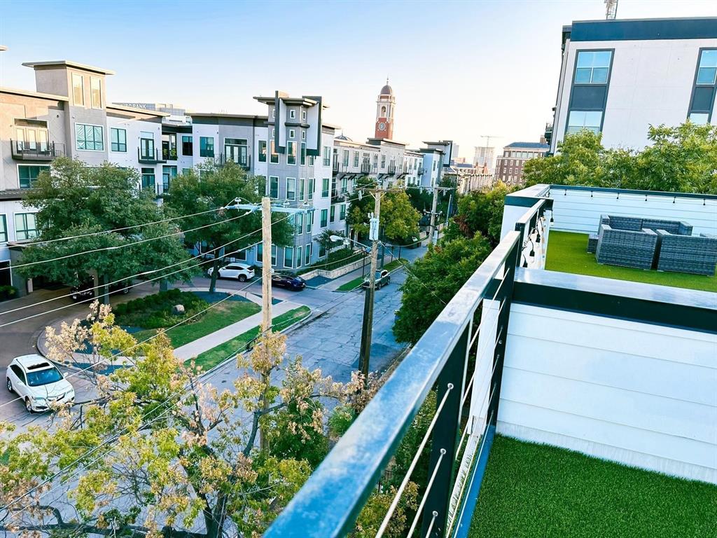 Reagan Street Twnhms - Residential