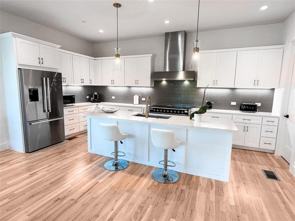 2633 Reagan Street 201