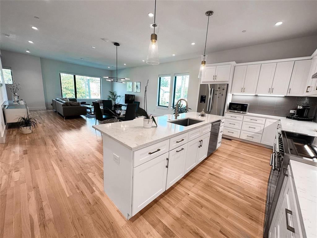 2633 Reagan Street 201