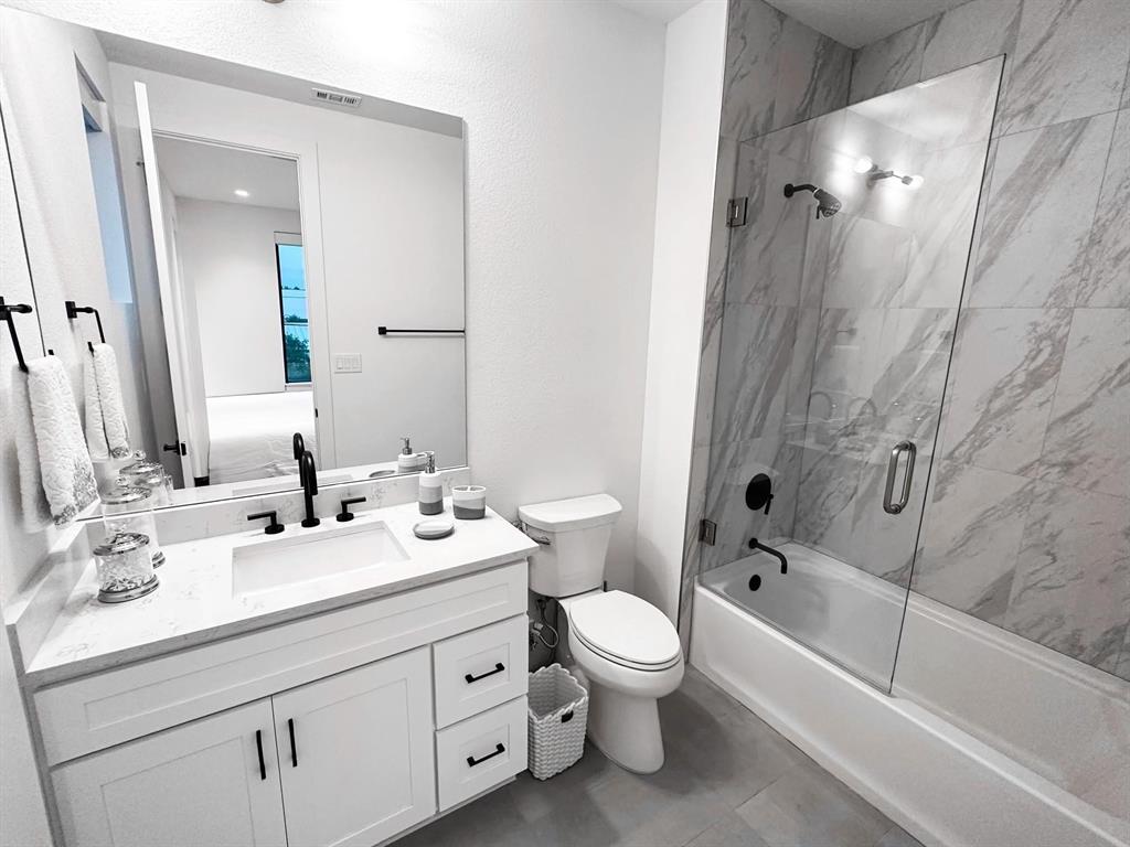 Reagan Street Twnhms - Residential