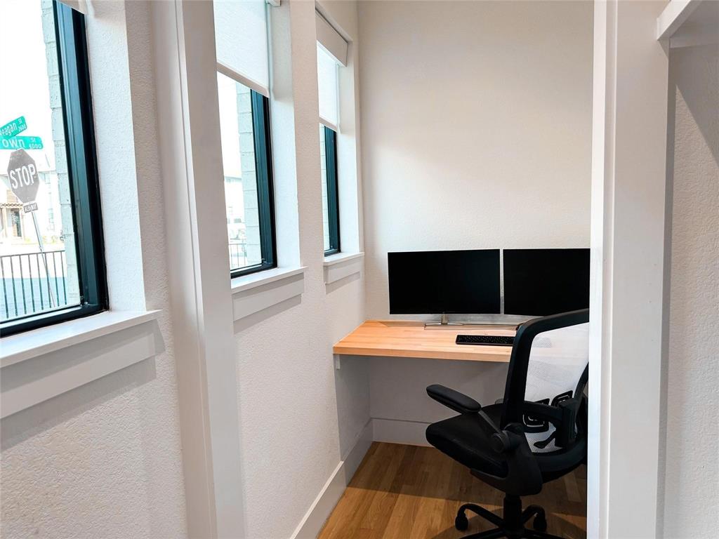 Reagan Street Twnhms - Residential