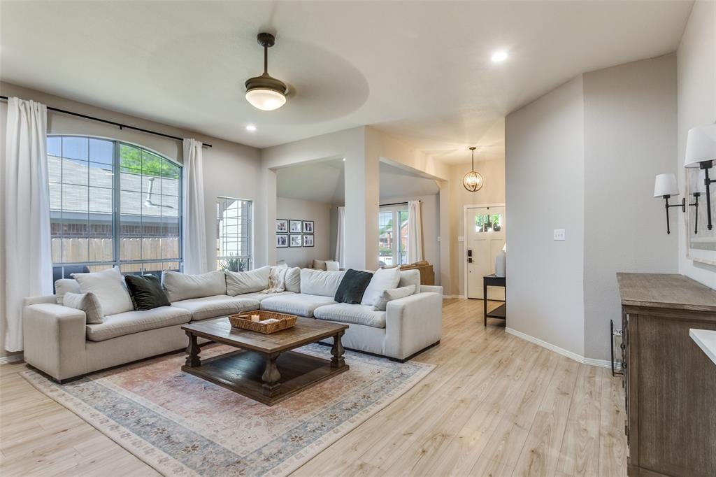 6817 Beverly Glen Drive
