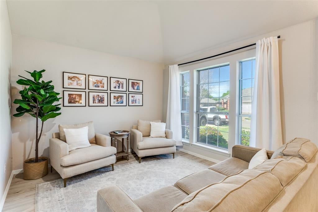 6817 Beverly Glen Drive