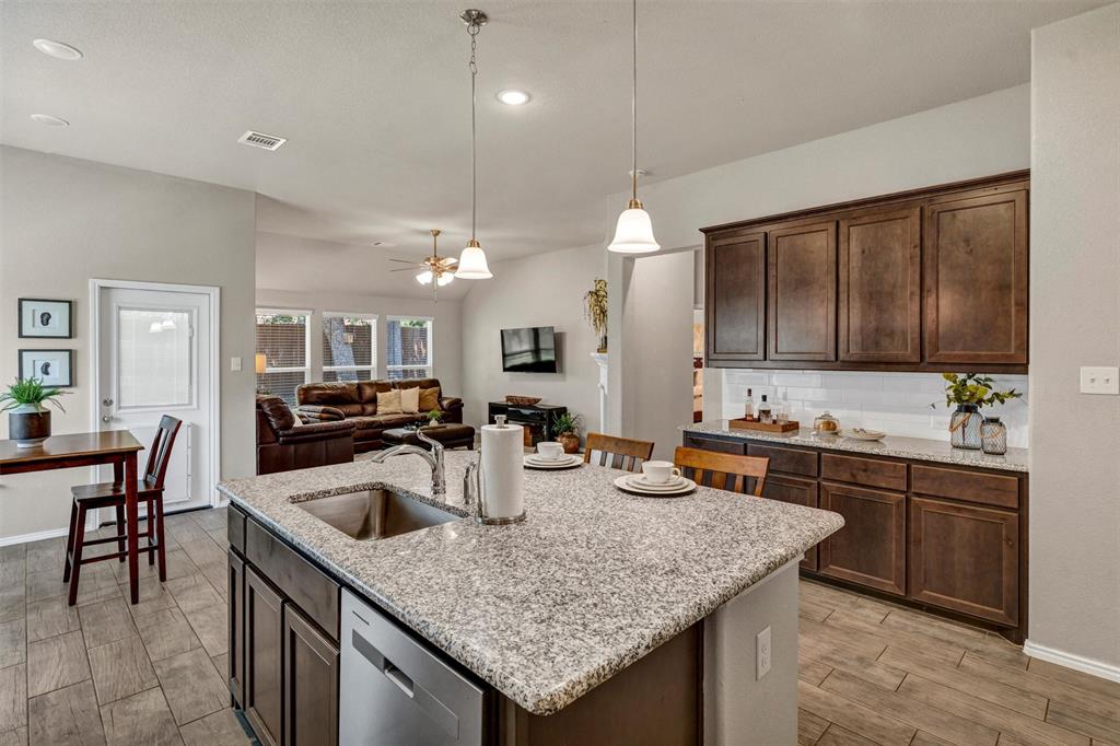 Azle, Texas 76020, United States, 3 Bedrooms Bedrooms, ,2 BathroomsBathrooms,Residential,Active,189421