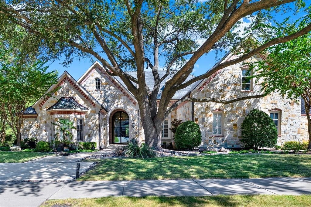 5237 SKY LAKE Drive