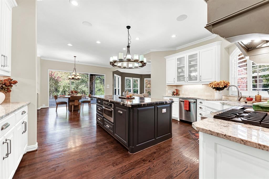 5237 SKY LAKE Drive