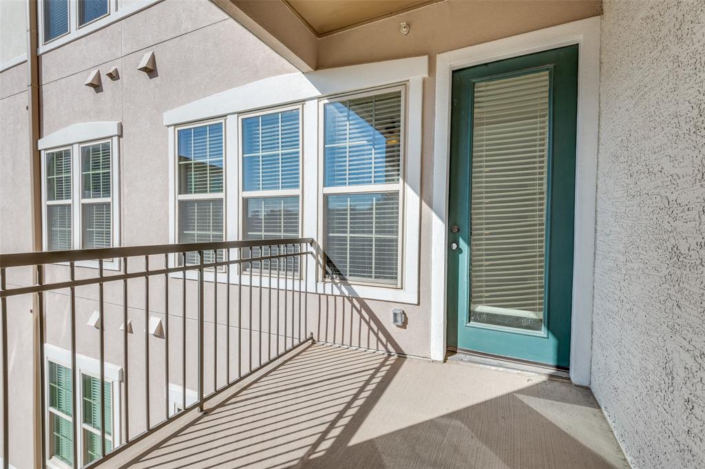 Irving, Texas 75039, United States, 2 Bedrooms Bedrooms, ,3 BathroomsBathrooms,Residential,Active,35943