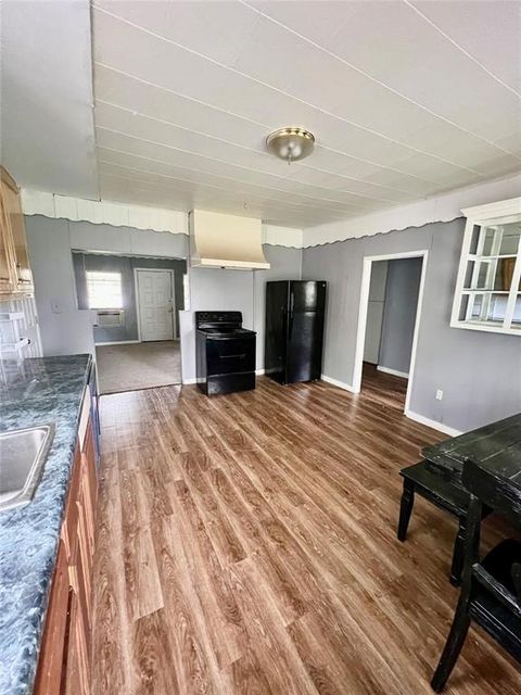 Photo of 1803 Franklin Avenue, Bonham, TX 75418 (MLS # 21165000)